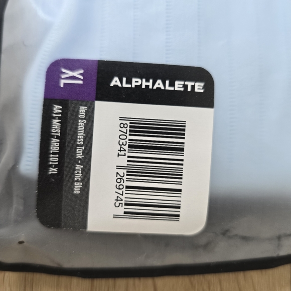 Nwt Alphalete Hero Seamless tank color  arctic blue XL - Picture 10 of 10